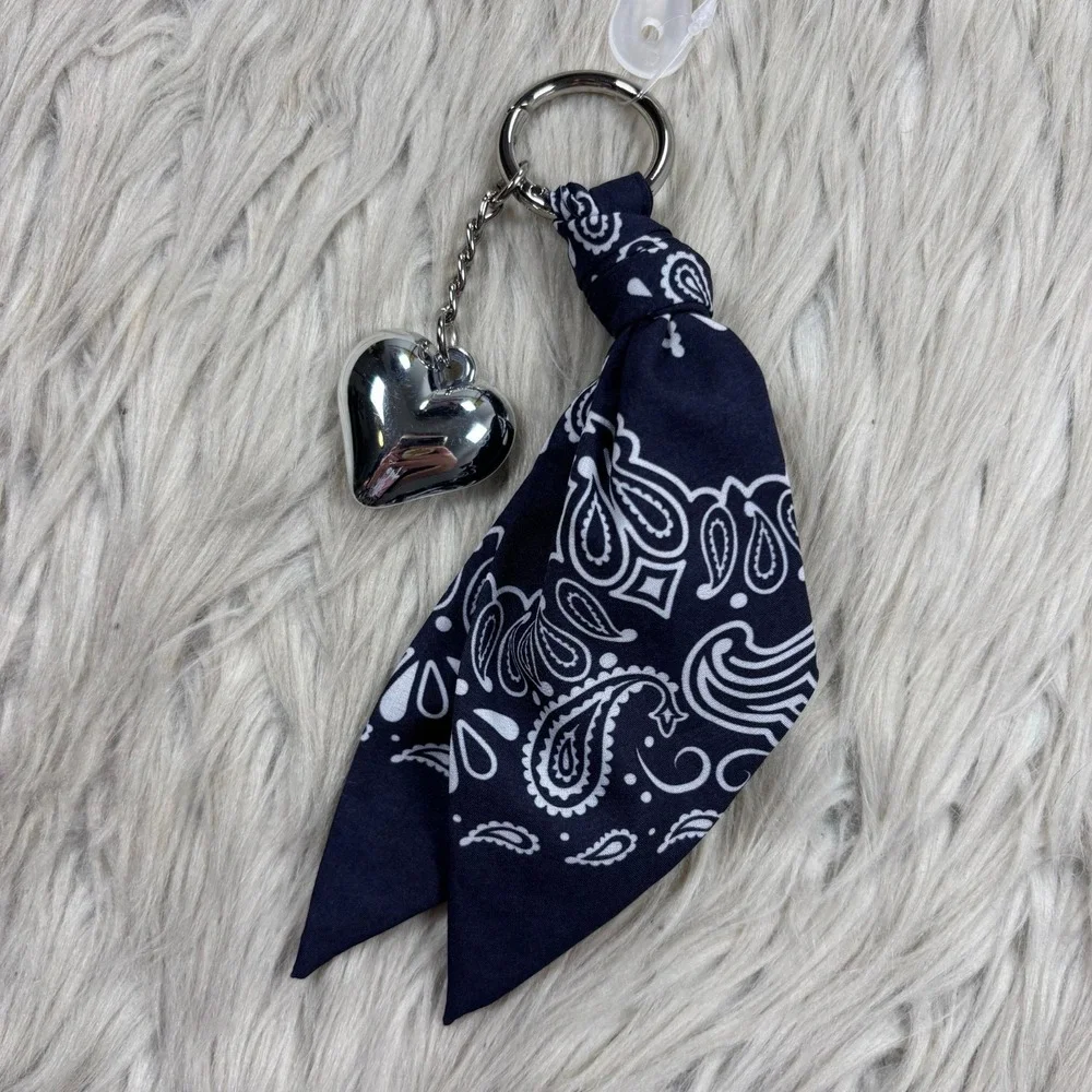 Unbranded Silver-Tone Puffy Heart Bandana Tie Bag‎ Charm Keychain Cowgirl Boho